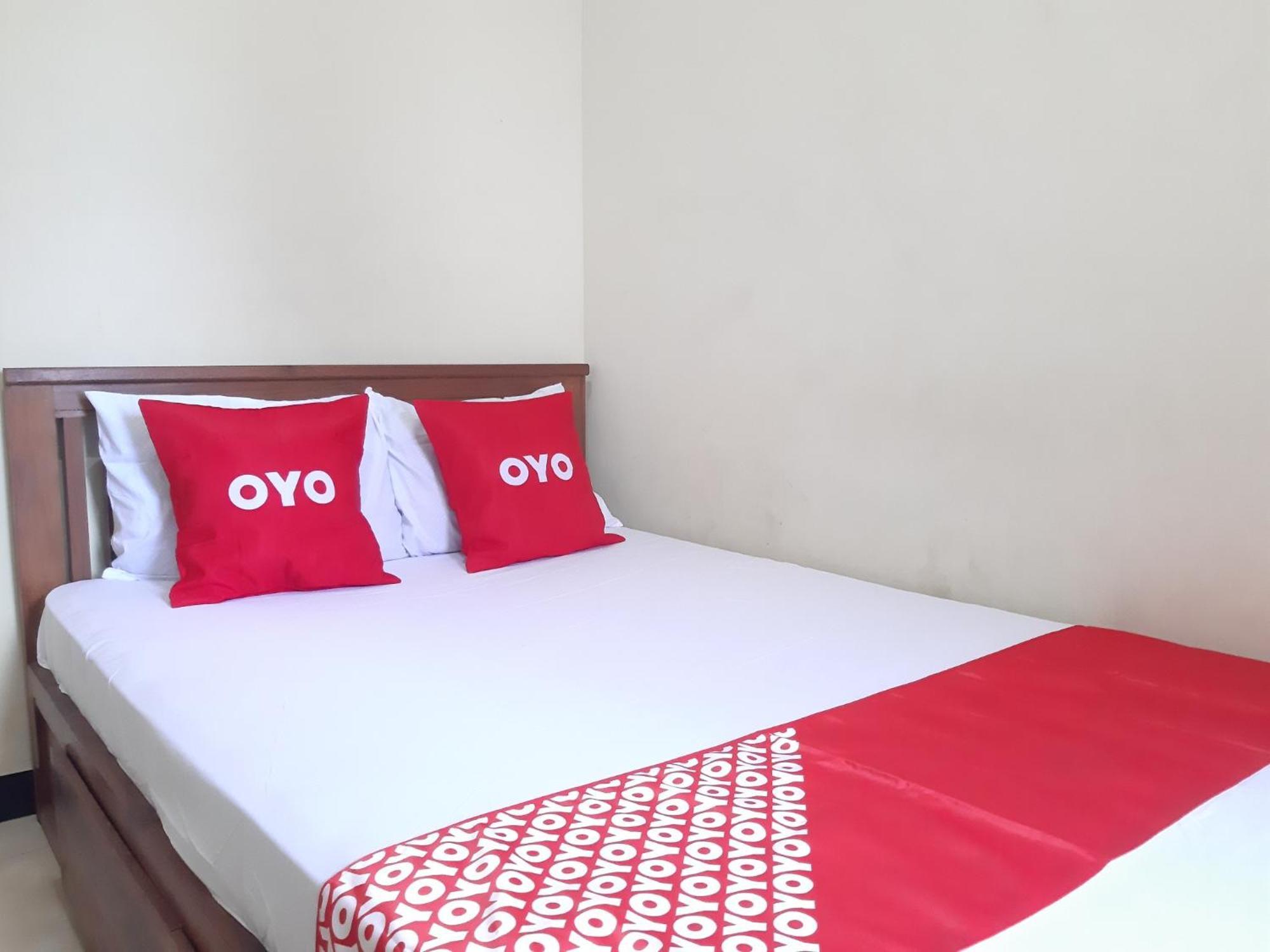 Oyo 2826 Panderman Residence Blitar Exterior photo